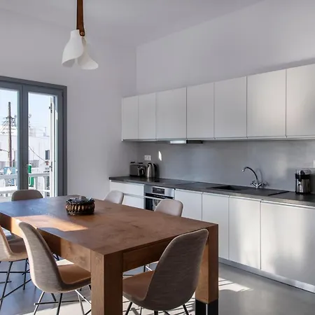 Parikia's Crossroad 3 Bedroom House Διαμέρισμα