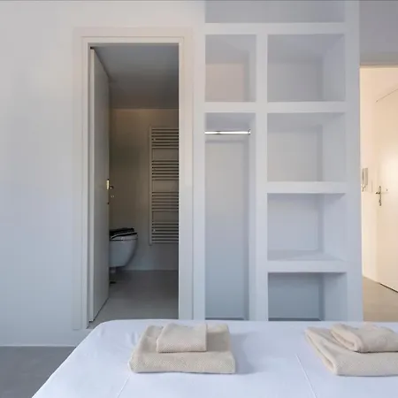 Parikia's Crossroad 3 Bedroom House