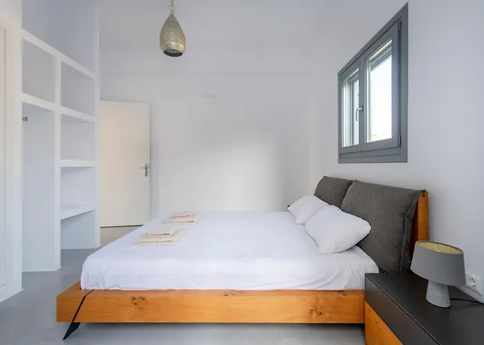 아파트 Parikia's Crossroad 3 Bedroom House Páros